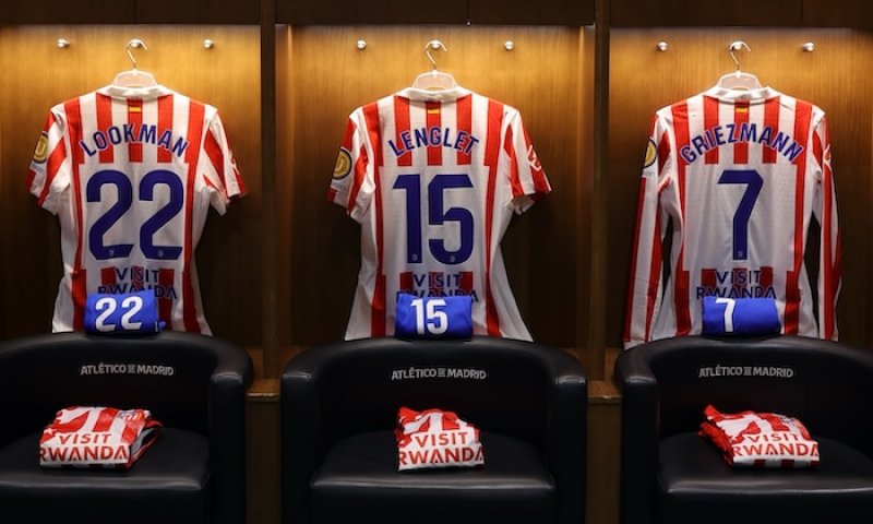 Retro horečka v LaLize: 38 klubů mění identitu během jediného víkendu, chybět budou jen 4 týmy včetně Realu a Barcy