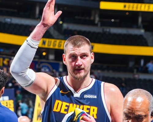 Král doskoků a asistencí Jokić zazářil 34. triple-doublem v sezoně, Denver hřeje první dvouciferná vítězná šňůra od roku 2013