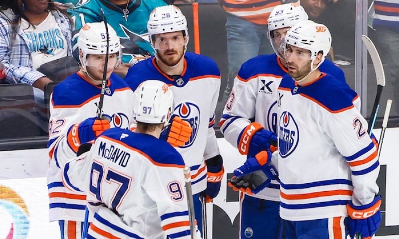 Kapitán z jiné planety! Pětibodový McDavid se dotáhl na Coffeyho a před ním už jsou jen Gretzky, Lemieux a Esposito