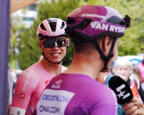 Giro bez velkých otřesů. Mladík Magnier ovládl v Sofii už druhý sprint, v růžovém je dál Uruguayec Silva