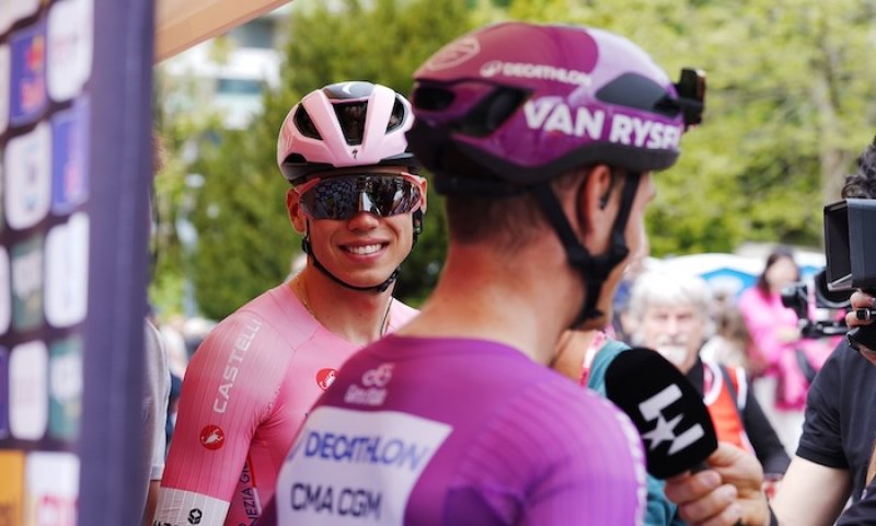 Giro bez velkých otřesů. Mladík Magnier ovládl v Sofii už druhý sprint, v růžovém je dál Uruguayec Silva