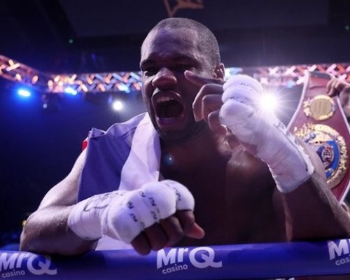 Dubois ze sebe strhl nálepku zbabělce: Nechtěl jsem zklamat tátu. Krvavá válka s Wardleym ukázala box v celé jeho kráse i brutalitě