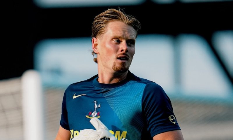 Z noční můry je Kinský spasitelem. Exslávista vstal z popela, po hororu v Lize mistrů uchvátil De Zerbiho a je novým symbolem Spurs