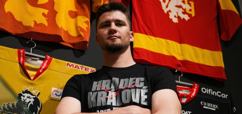 Třaskavý přestup na trase Pardubice – Hradec Králové potvrzen. Vomáčka se vrací do známého prostředí