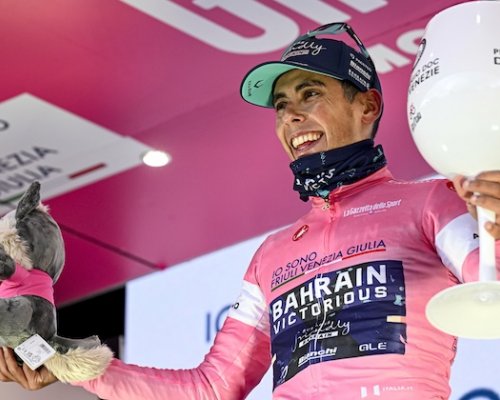 Pád střídal pád, favoritům ujel vlak a Giro má senzačního nového lídra. Vingegaard ztrácí na Eulália 6 minut a 22 vteřin!