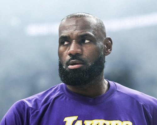 Warriors, Knicks, Cavaliers, nebo úplná tečka za kariérou? LeBronovo horké léto začíná