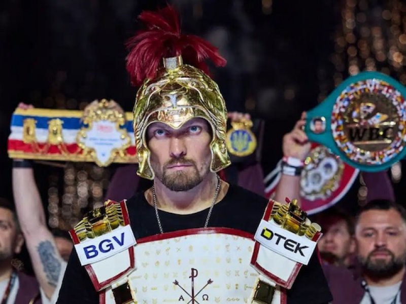 Bradley tvrdě zkritizoval Usyka, Verhoevena prý hrubě podcenil. "Trénoval jen napůl," tvrdí bývalý šampion. Kdo ho může skolit?