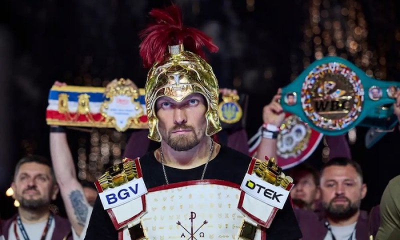 Bradley tvrdě zkritizoval Usyka, Verhoevena prý hrubě podcenil. "Trénoval jen napůl," tvrdí bývalý šampion. Kdo ho může skolit?