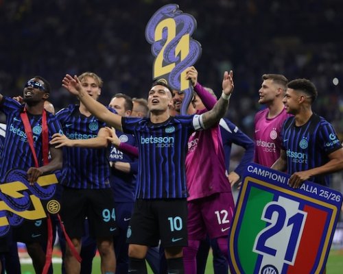 Inter je podruhé za tři roky znovu na trůnu. Scudetto číslo 21 stvrdili svými zásahy Thuram a Mkhitaryan