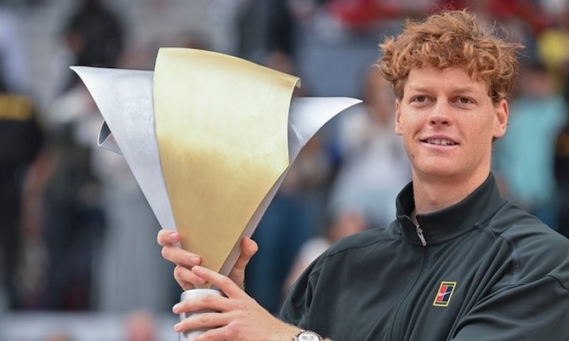 Rozjetý Sinner po pátém triumfu na Masters 1000 v řadě překonal hranici 14 tisíc bodů a napodobil dekádu starý počin Djokoviće