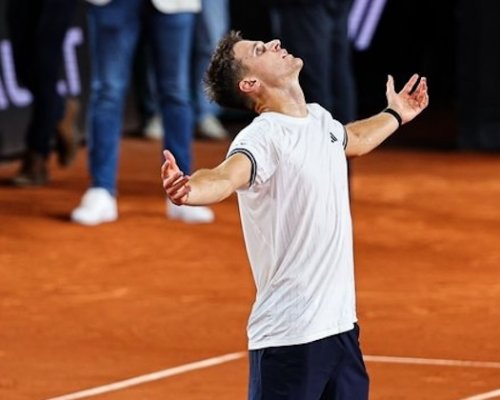 Menšík připomněl Berdycha a na Roland Garros poprvé pronikl mezi nejlepší osmičku: Pevně doufám, že nezůstanu jen u čtvrtfinále