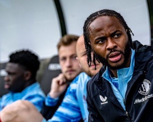 Sterling byl zatčen kvůli vážnému podezření z řízení pod vlivem drog. Policie vyšetřuje nehodu jeho Lamborghini