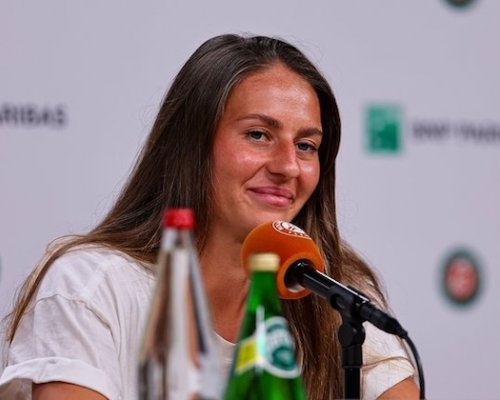 Konec vlády Świątek. 16 zápasů neporažená Kostyuk rozpoutala v Paříži další senzaci a Roland Garros pozná novou královnu