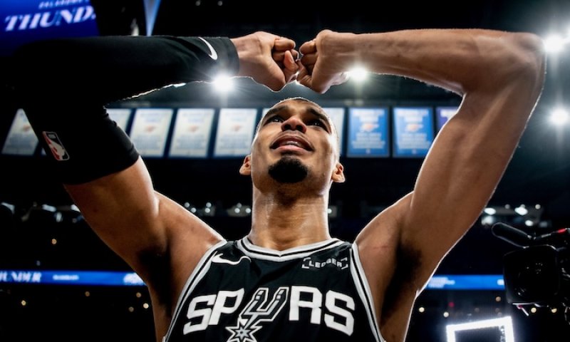 Basketbal ještě nic podobného neviděl. Wembanyama přepisuje představy o tom, co je na palubovce možné