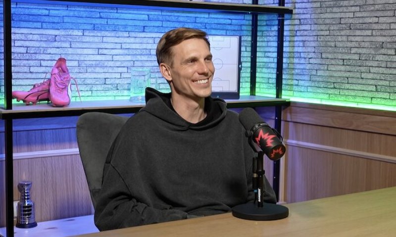 Dočkal vozí své syny na Duklu, jinak se ale drží stranou. Teď chce pomáhat mladým fotbalistům jinak než většina bývalých hvězd