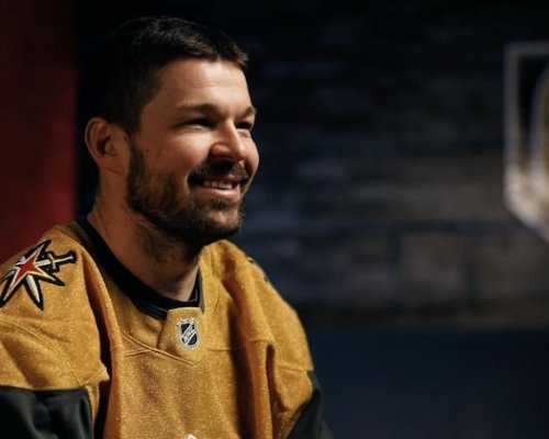 Tohle se ve finále NHL nikdy nestalo! Ve všech čtyřech duelech série dokázal některý z týmů smazat vícególové manko