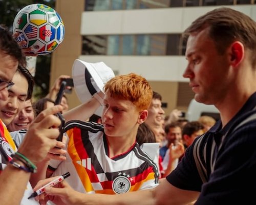 Čtyřicetiletý Neuer pokořil Matthäuse a přepisuje německou historii. Bude chtít vymazat i rekordy Maiera a Zoffa