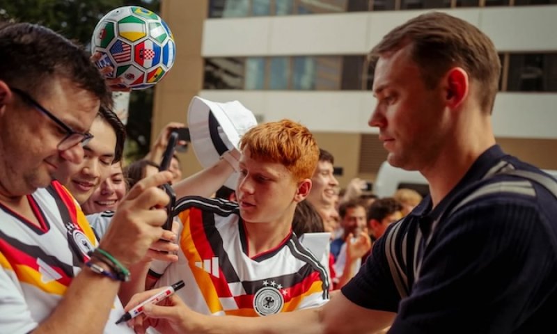 Čtyřicetiletý Neuer pokořil Matthäuse a přepisuje německou historii. Bude chtít vymazat i rekordy Maiera a Zoffa