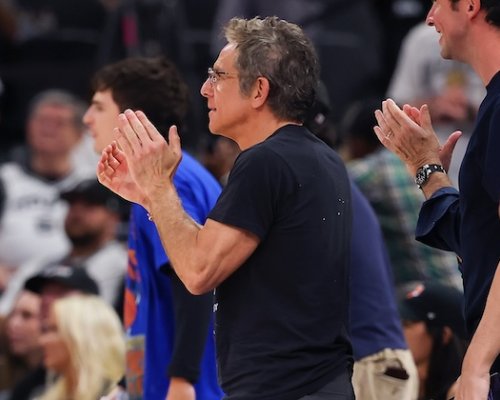 Nikdy jsem nebyl tak blízko podobné oslavě, líčil nadšený Stiller po přílohu z mistrovské kabiny Knicks, odkud si odnesl trenérskou tabulku