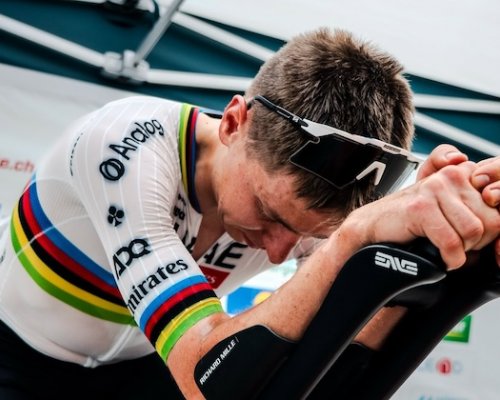 Šílenost v Alpách! Pogačar vyrazil 72 km před cílem a od té doby už ho žádný protivník neviděl