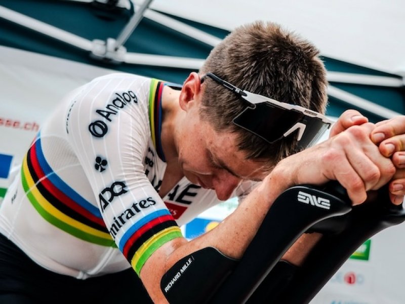 Šílenost v Alpách! Pogačar vyrazil 72 km před cílem a od té doby už ho žádný protivník neviděl