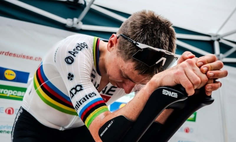 Šílenost v Alpách! Pogačar vyrazil 72 km před cílem a od té doby už ho žádný protivník neviděl