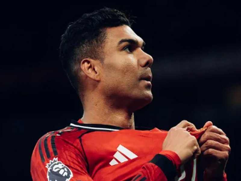 Casemiro dlouho na volné noze nezůstane. Přesune se do MLS k Messimu