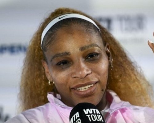 Wimbledon zažije senzaci. Serena Williams se vrací do dvouhry, ve čtyřiačtyřiceti letech přijala divokou kartu