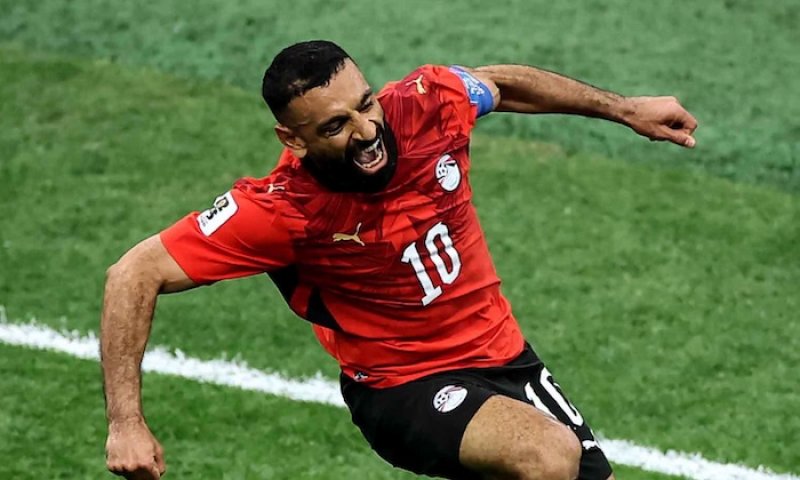 Salah zlomil 92 let čekání, Egypt slaví historickou výhru, Belgie se topí v problémech, Kapverdy znovu šokovaly favorita