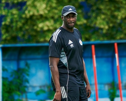 "Takového šéfa nepotkáte každý den," chválí Touré Kmotríka. "O hráčích vím věci, které možná ani sami netuší," hlásí nový kouč Slovanu