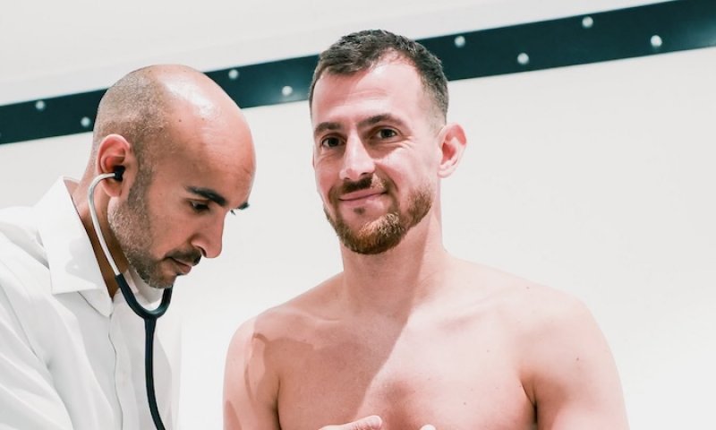 Tottenham ulovil pořádný balík zkušeností. De Zerbi získal zdarma exsparťana s téměř 200 zápasy v Premier League