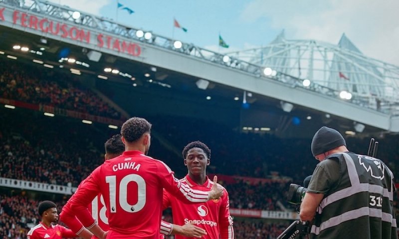 350 metrů od Old Trafford vznikne nová aréna United, která bude vidět na 40 kilometrů a bude největší ve Velké Británii