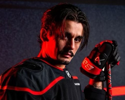 Carolina začne další sezonu NHL bez kanonýra Jarvise. Opora obhájce Stanley Cupu musela na operaci