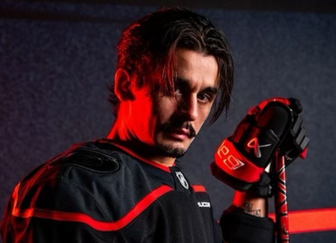 Carolina začne další sezonu NHL bez kanonýra Jarvise. Opora obhájce Stanley Cupu musela na operaci