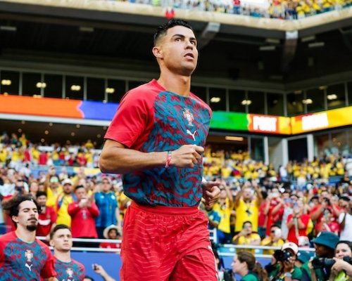 "Hýbej se," radí Forlán Ronaldovi před vyřazovací fází MS. "Portugalsko omezuje a škodí mu," tvrdí uruguayská legenda