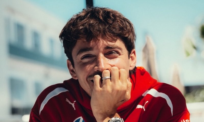 Druhý Schumacher? Leclerc řekl Ferrari ano, zůstává v Maranellu a může útočit na historické rekordy