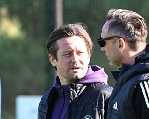 Fotbalové přestupy ONLINE: Sparta si přijela na Střelnici pro Singhateha, Ústí lanaří odchovance Valencie, Dukla vezme do obrany polskou sílu