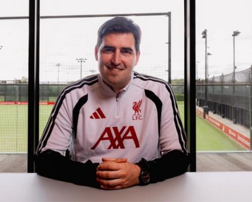 Anfield má nového muže. Iraola slíbil intenzitu, emoce i šanci pro talenty