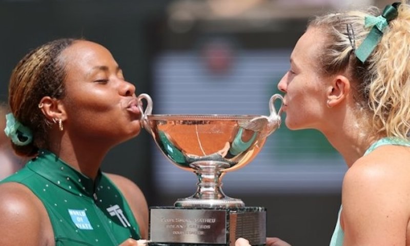 Siniaková ovládla Paříž už se čtyřmi různými partnerkami. S Townsendovou je krok od historie a letos útočí na kariérní Grand Slam