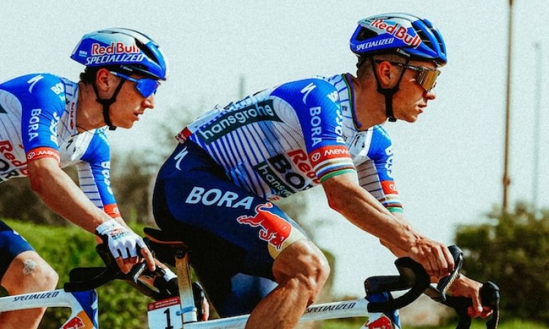 Proč bylo kolo Evenepoela na Dauphiné, když on sám chyběl? Tým musel vysvětlit nečekanou záhadu. Přípravu na Tour má netradiční...