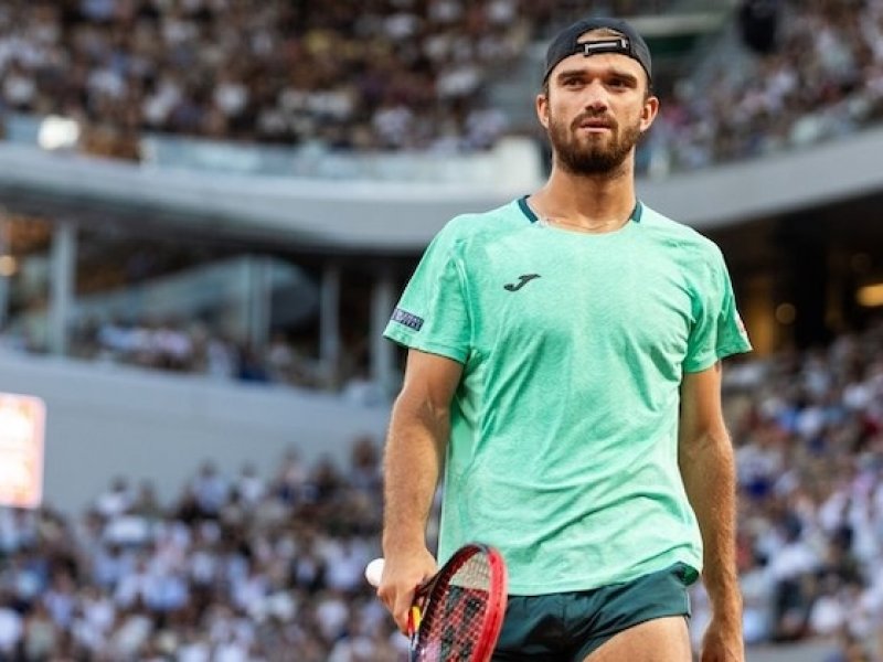 Z tribun zmizela, teď přicházejí spekulace. Vztah Macháče a Emmy Drobné měl skončit