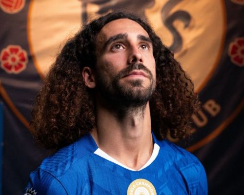 Cucurella chce pryč z Chelsea. Ve hře je návrat do Barcelony i zájem z Premier League
