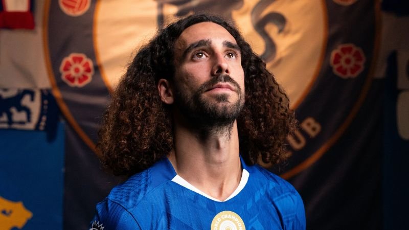 Cucurella chce pryč z Chelsea. Ve hře je návrat do Barcelony i zájem z Premier League