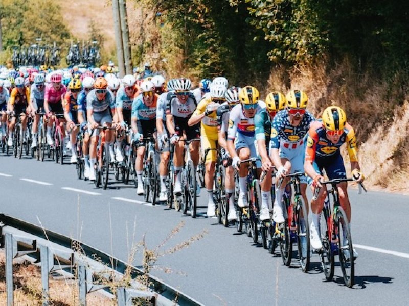 Šéf Tour de France chce revoluci v cyklistice. Nejbohatším týmům by rád nasadil platový strop