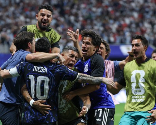Argentina porazila Anglii 2:1 a postoupila do finále mistrovství světa