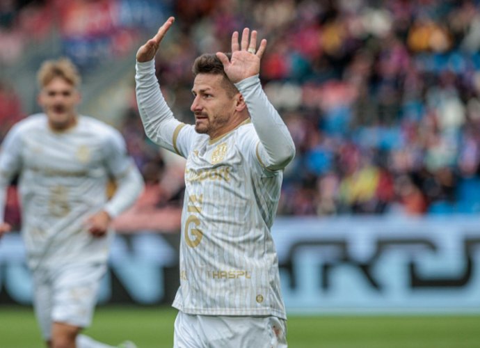 Rošády v Chance Lize, které vyvolávají emoce. Pět třaskavých přestupů probíhajícího letního okna