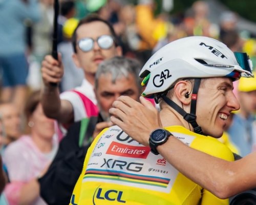 Evenepoel přelstil Pogačara a ovládl královskou etapu. Tour přišla po děsivém pádu o Vingegaarda