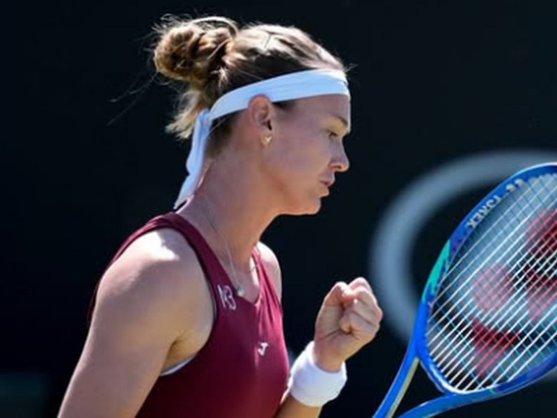 Bouzková se raduje z postupu do 3. kola Wimbledonu, Plíšková proti šampionce neuspěla