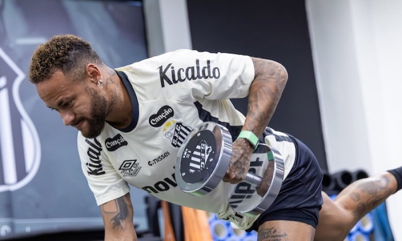 Neymar si po konci v reprezentaci dopřál luxus. Za 500 milionů koupil superjachtu