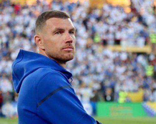 Stěhování se nekoná. Bosenský kanonýr Džeko zůstane v Schalke a opět okusí Bundesligu